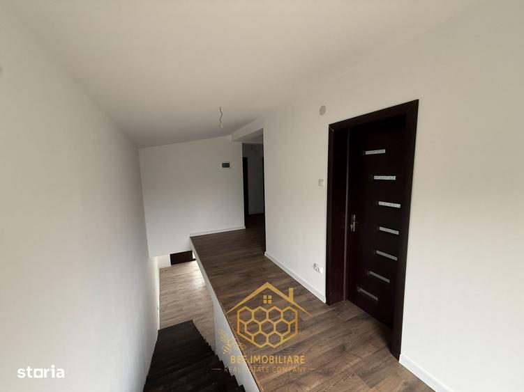 Casă cu 4 camere cu Teren 300 Mp în Șimnicu de Jos