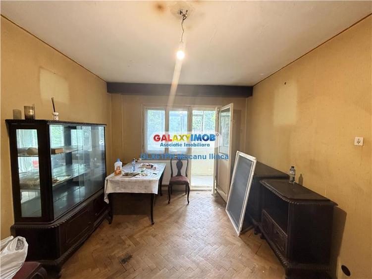 Apartament cu 3 camere semidecomandat în Nord