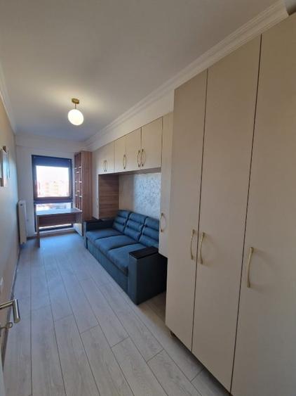Apartament cu 3 camere decomandat, mobilat în Energia