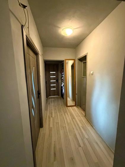 Apartament cu 3 camere decomandat în Republicii
