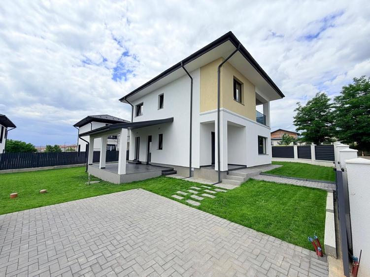 Casă individuală cu 4 camere cu Canalizare în Cug