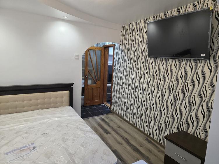 Apartament cu 3 camere decomandat în Obor