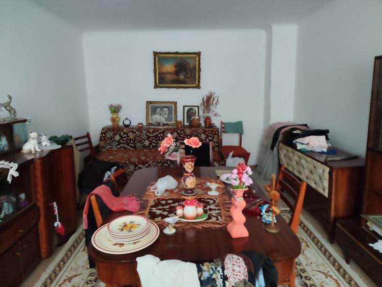 Casă cu 3 camere în Cislău