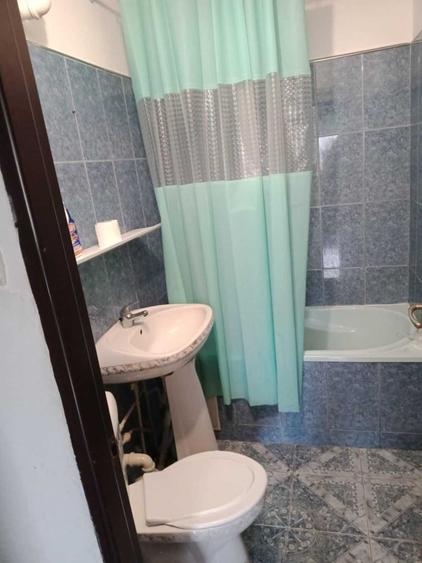 Apartament cu 3 camere decomandat în Micro 9