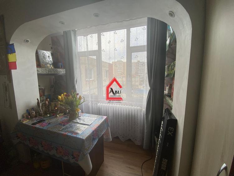 Apartament cu 2 camere decomandat, mobilat în Alexandru cel Bun