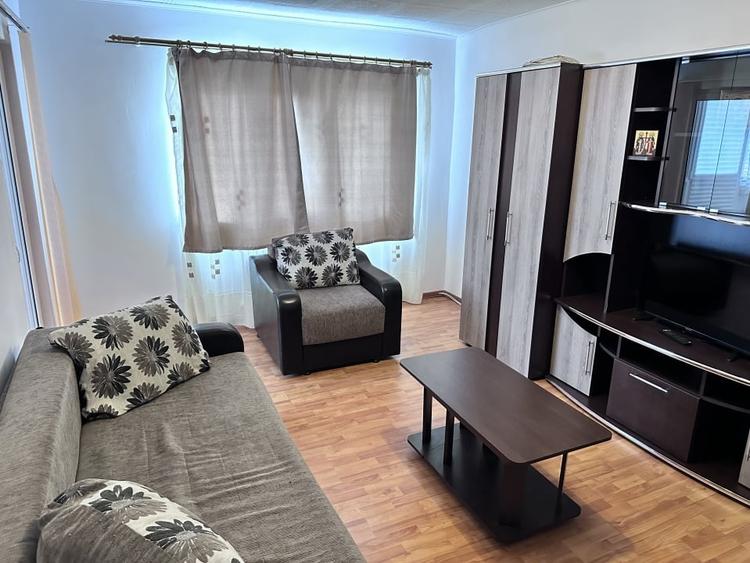 Apartament cu 2 camere decomandat, mobilat în Cetate