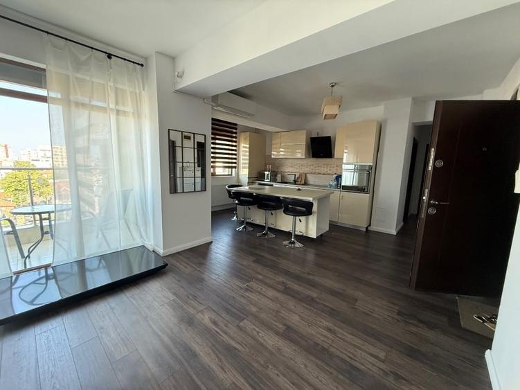 Apartament cu 3 camere decomandat, mobilat în Stadion