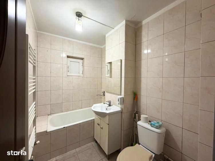Apartament cu 2 camere semidecomandat, mobilat în Craiovița Nouă