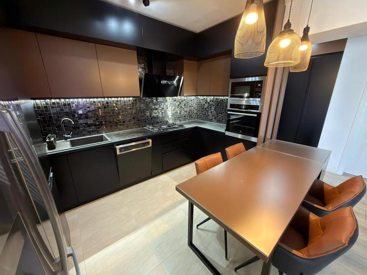Apartament cu 3 camere în Sisești