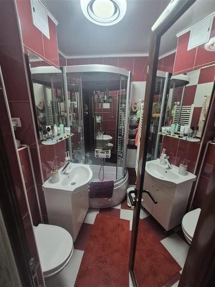 Apartament cu 3 camere semidecomandat, mobilat în Hipodrom