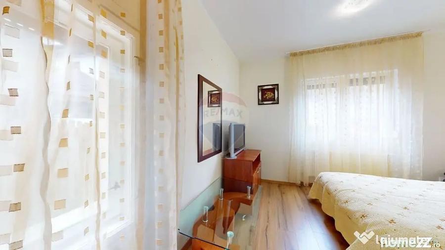 Casă cu 7 camere cu Teren 286 Mp în Platoul Izvor