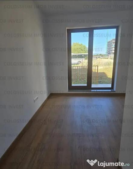 Apartament cu 2 camere decomandat în Tractorul