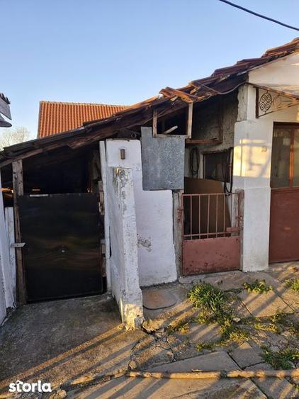 Casă cu 4 camere cu Teren 1500 Mp în Funcționarilor