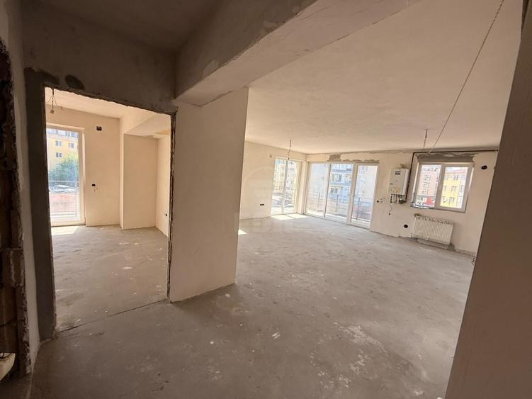 Apartament cu 2 camere semidecomandat în Florești