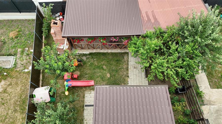 Casă cu 4 camere cu Canalizare în Valea Lupului