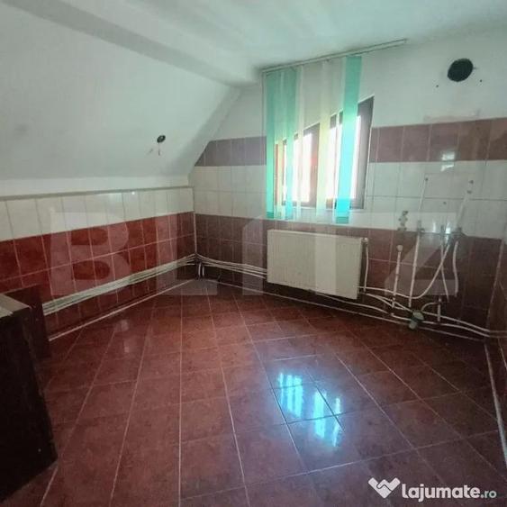 Casa cu 6 camere si garaj pretabil afacere zona Malu Rosu - 8
