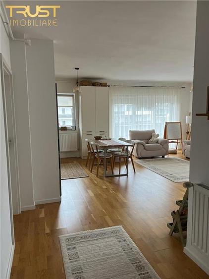 Apartament cu 3 camere semidecomandat în Bună Ziua