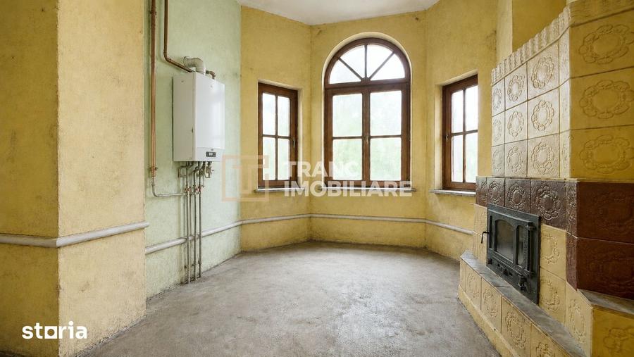 Apartament cu 8 camere în Central