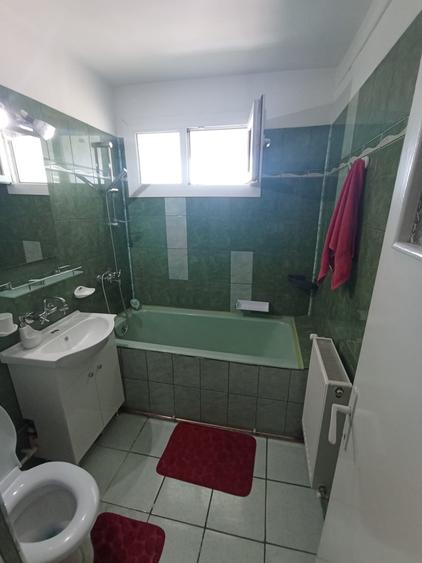 Apartament cu 2 camere semidecomandat, mobilat în Podu Roș