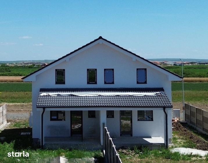Casă cu 2 camere cu Teren 267 Mp în Remetea Mare