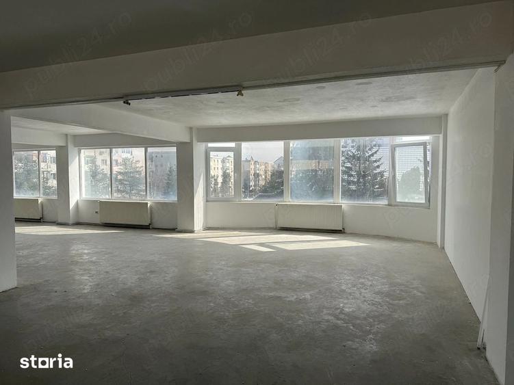 Spațiu comercial, de 250 mp, în Găvana