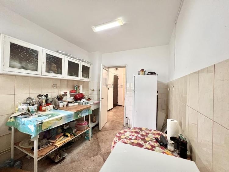 Apartament cu 3 camere decomandat în Central