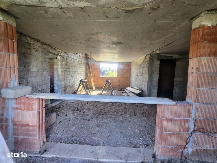 Casă cu 4 camere cu Teren 380 Mp în Central