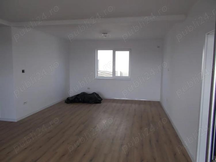 Casă cu 2 camere în Dumbrăvița