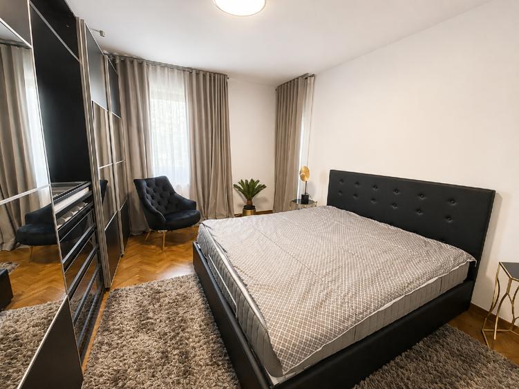 Apartament cu 3 camere semidecomandat, mobilat în Primăverii