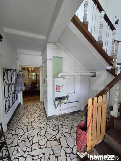 Casă cu 6 camere cu Teren 327 Mp în Central