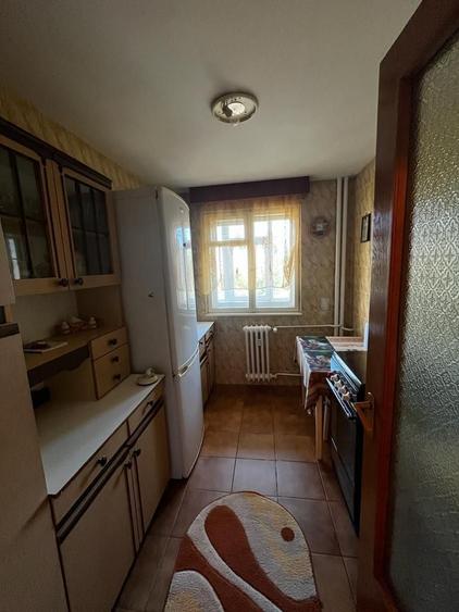 Apartament cu 3 camere decomandat, mobilat în Tomis Nord