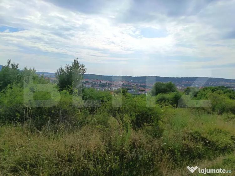 Teren de 918 mp, în Central