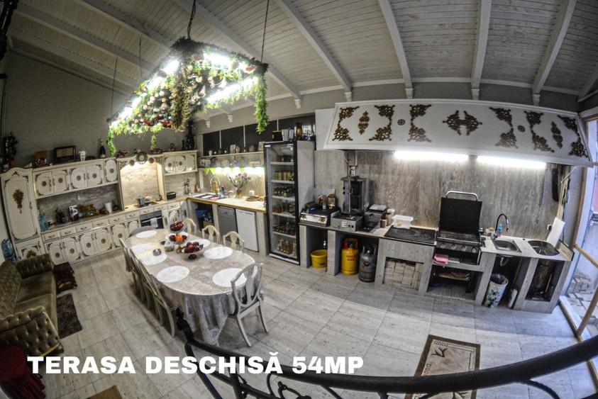 Casă cu 4 camere în Calea Moldovei