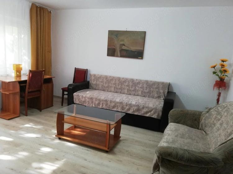 Apt. 2 camere, Bulevard Republicii-Democratiei-Anul 1848, Parter, curte interioara, pret 2000 lei - 2