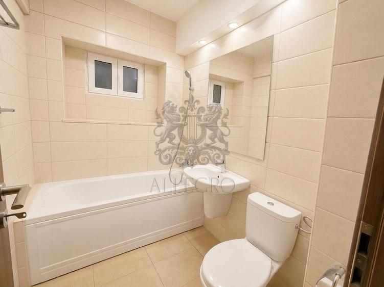Apartament cu 4 camere semidecomandat în Cișmigiu