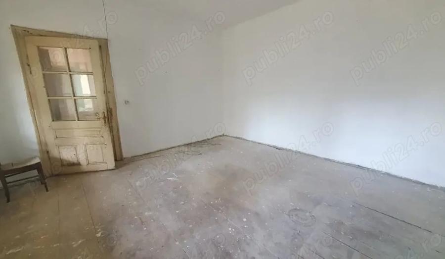 Casă cu 5 camere cu Teren 2259 Mp în Zădăreni