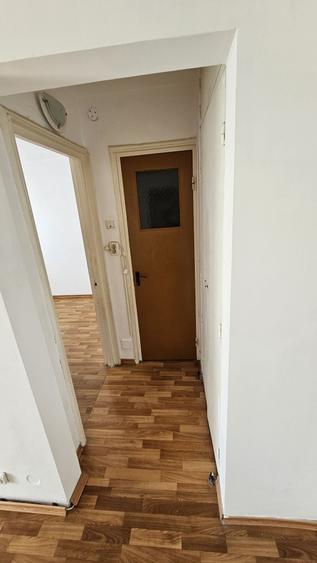 Apartament cu 2 camere semidecomandat în Giurgiului