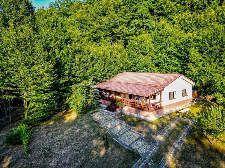 Casă cu 4 camere în Drăganu