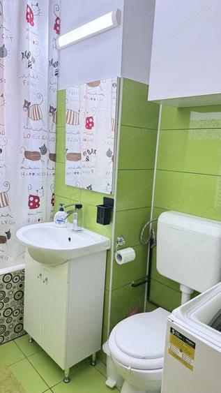 Apartament cu 3 camere semidecomandat în Central