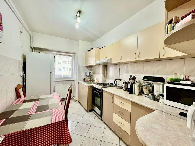 Apartament cu 3 camere decomandat în Zorilor
