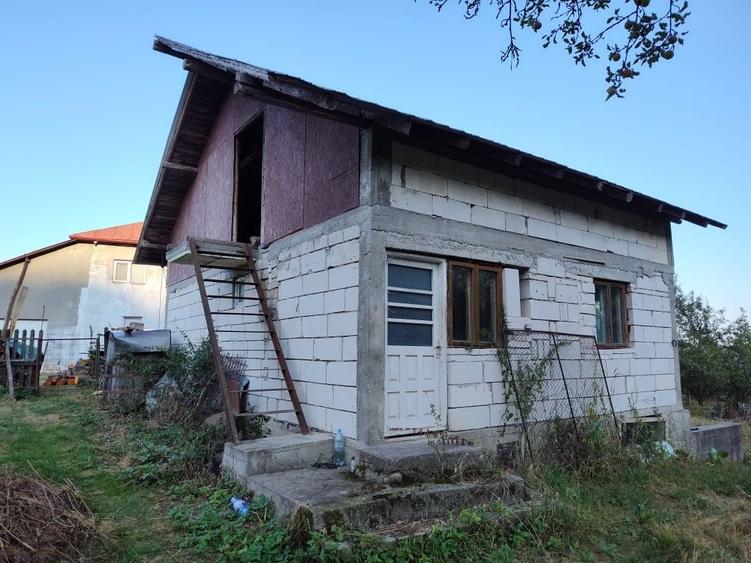 Casă cu 3 camere în Galeșu