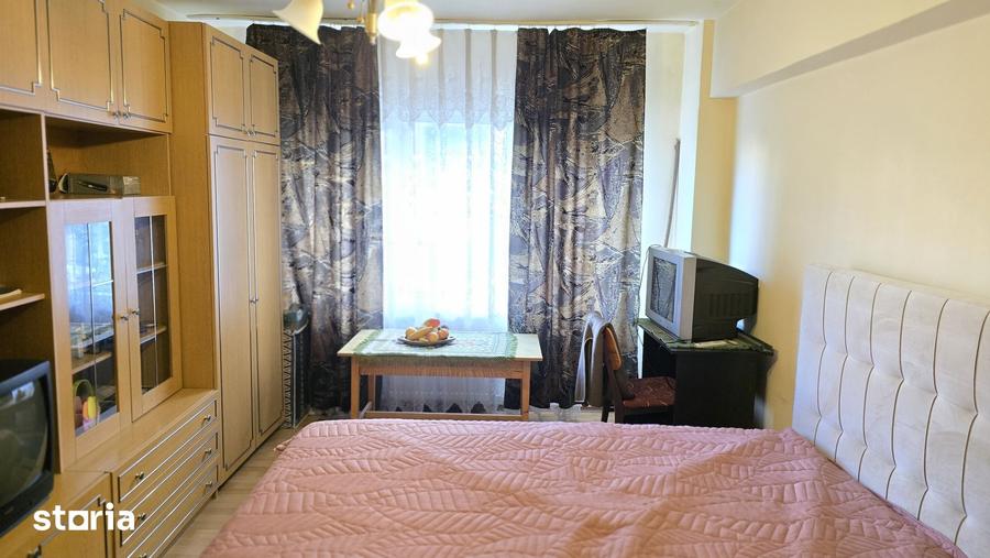 Garsonieră decomandată în Central