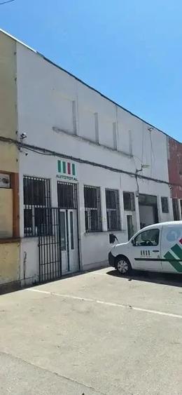 Spațiu comercial, de 1,800 mp, în Brătianu