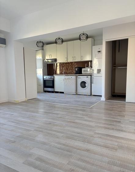 Apartament cu 3 camere decomandat, mobilat în Tineretului
