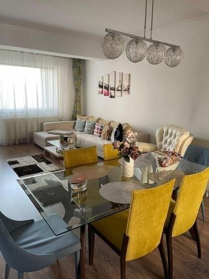 Apartament cu 2 camere decomandat, mobilat în Borhanci