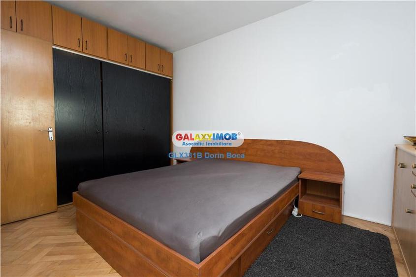 Apartament cu 3 camere semidecomandat, mobilat în Titan