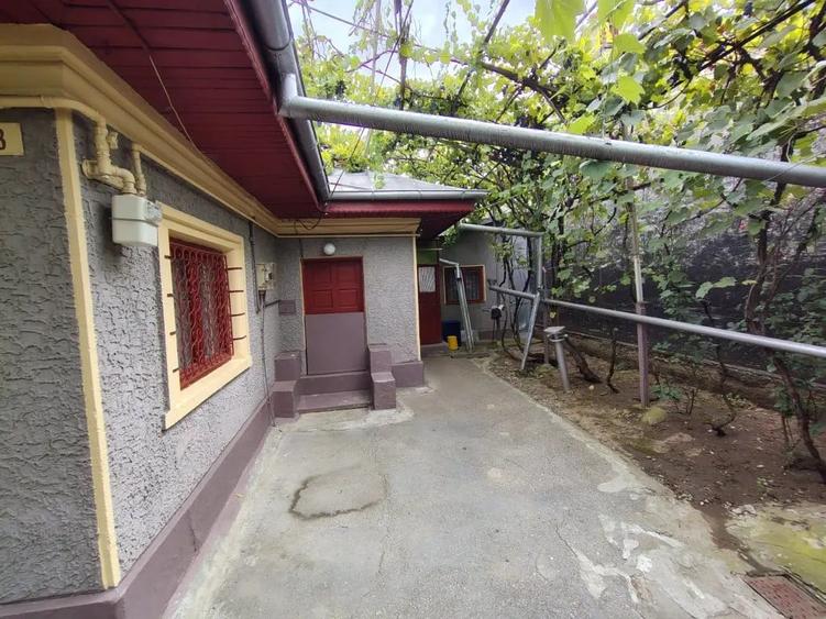 Casă cu 3 camere în Central