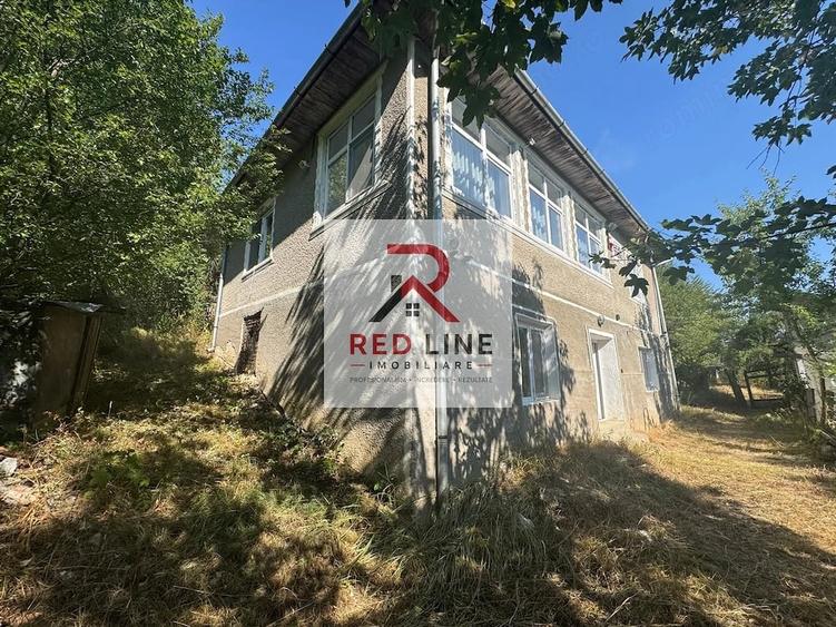 Casă cu 4 camere în Prejna