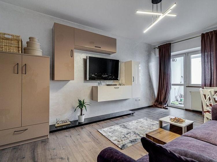Apartament cu 3 camere decomandat, mobilat în 1 Mai