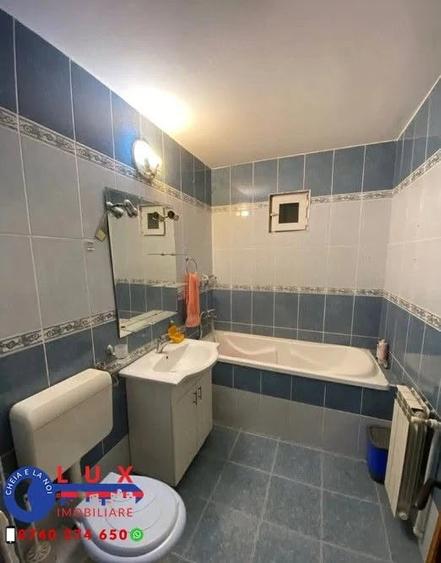 Apartament cu 3 camere decomandat în C5
